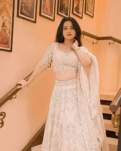 Escort Dhaniakhali